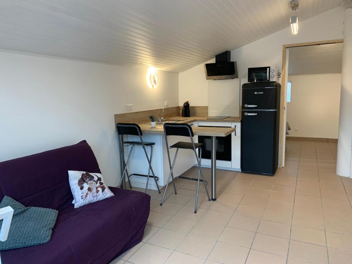 Appartement Climatise Avec Terrasse Et Parking Clos A